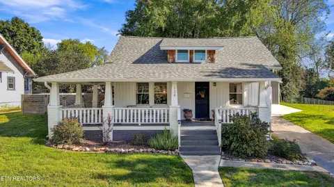 134 Hillcrest Dr, Knoxville, TN 37918