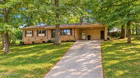 1808 E Alpine Dr, Maryville, TN 37804