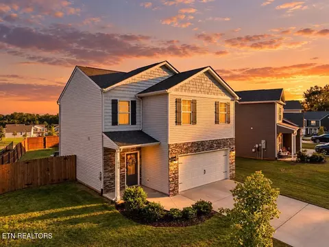 1060 Curly Top Ln, Knoxville, TN 37932