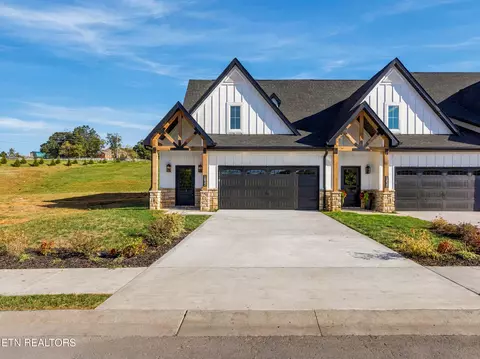 1832 Poplar Spgs Pl, Maryville, TN 37803