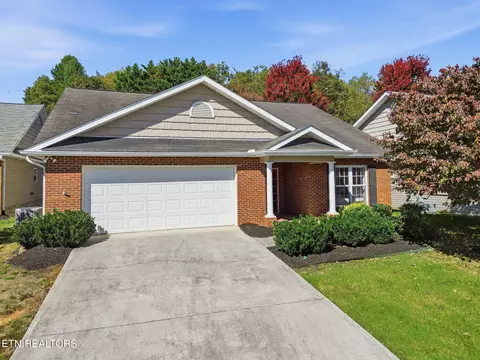 411 Eaton Vlg, Lenoir City, TN 37771