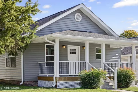 222 Morgan Ave, Harriman, TN 37748