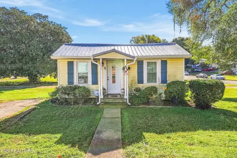 711 N B St, Lenoir City, TN 37771