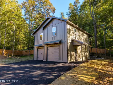 1129 Chris Wood Dr, Seymour, TN 37865