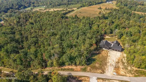 411 Travellers Way, Lenoir City, TN 37771