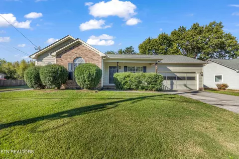 1537 Secretariat Blvd, Knoxville, TN 37931