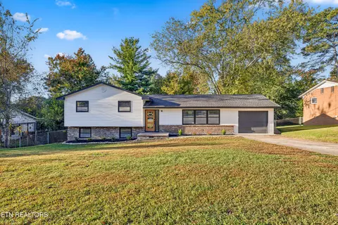 4424 Crestfield Rd, Knoxville, TN 37921