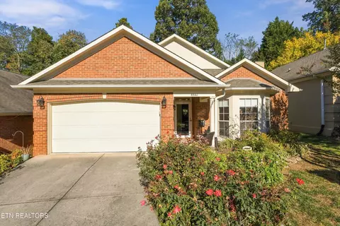 8861 Lennox View Way, Knoxville, TN 37923