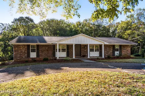 1230 April Dr, Knoxville, TN 37919