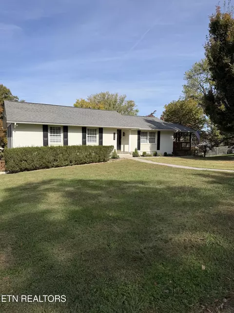 1346 Mimosa Dr, Louisville, TN 37777