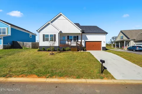 1251 Lori Ellen Ct, Sevierville, TN 37876