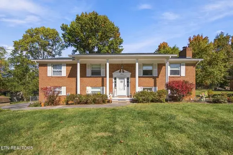 9533 Mobile Dr, Knoxville, TN 37923