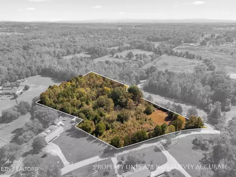 2416 Williams Ferry Rd, Lenoir City, TN 37771