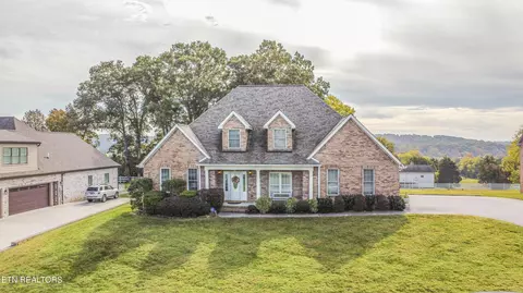 530 Oak Chase Blvd, Lenoir City, TN 37772