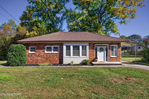 324 Arrowhead Dr, Maryville, TN 37801