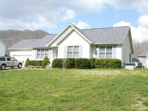 213 Windermere Dr, Middlesboro, KY 40965 photo 1