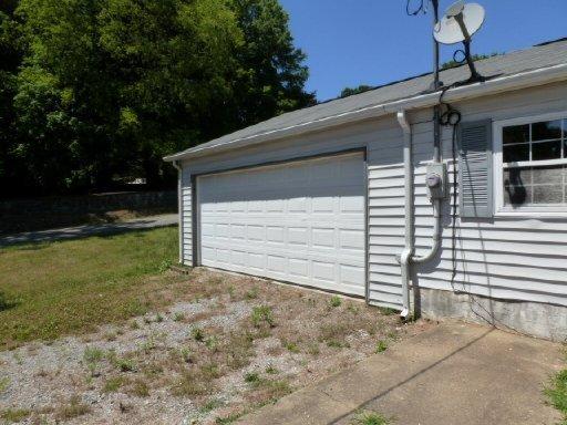 205 Baker Ave, Clinton, TN 37716 photo 4