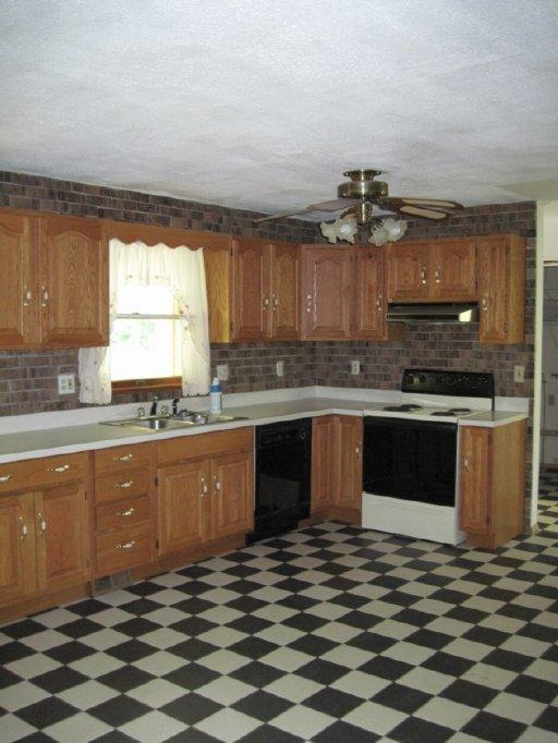 468 Duff Rd, Duff, TN 37729 photo 2