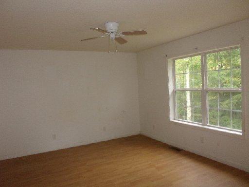 857 Jane Phillips Rd, Oneida, TN 37841 photo 3