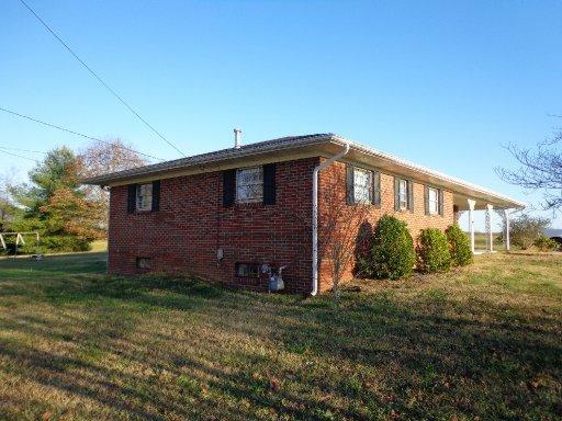 2461 Willow Garden Cir, Talbott, TN 37877 photo 4