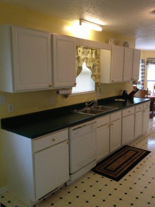 511 E Mountain View Rd, Corryton, TN 37721 photo 3