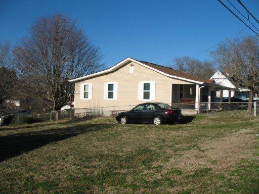 720 Sharp, Clinton, TN 37716 photo 4