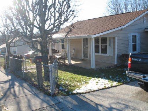 720 Sharp, Clinton, TN 37716 photo 1
