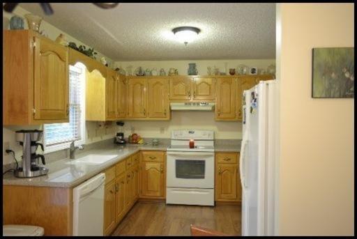 945 Kilby Rd, Clarkrange, TN 38553 photo 5