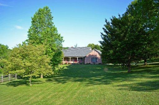 331 E Chestnut Hill Rd, Townsend, TN 37882 photo 3