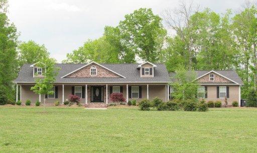 201 Emory View Rd, Lancing, TN 37770 photo 2