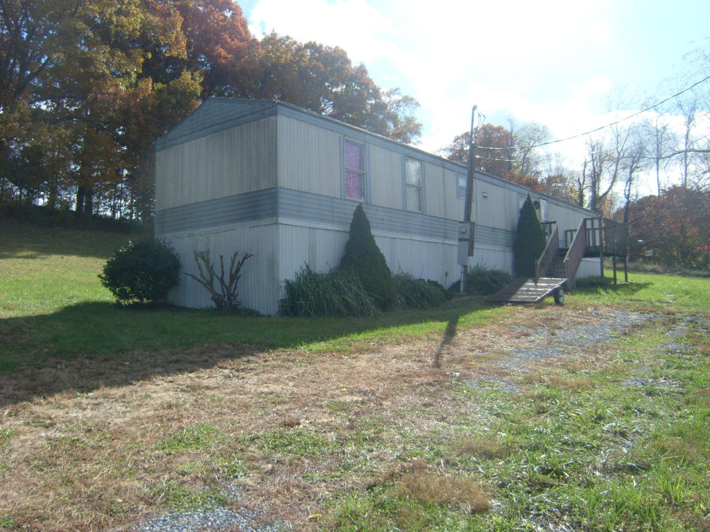 178 Spice Cir, Ewing, VA 24248 photo 2