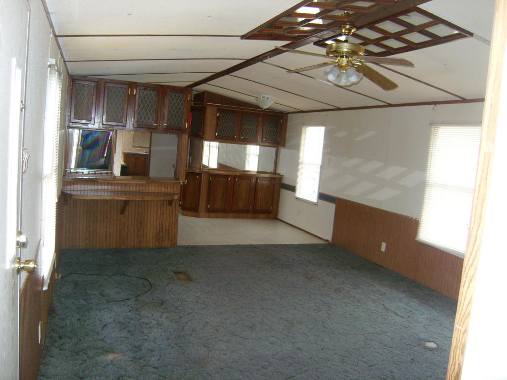 178 Spice Cir, Ewing, VA 24248 photo 3