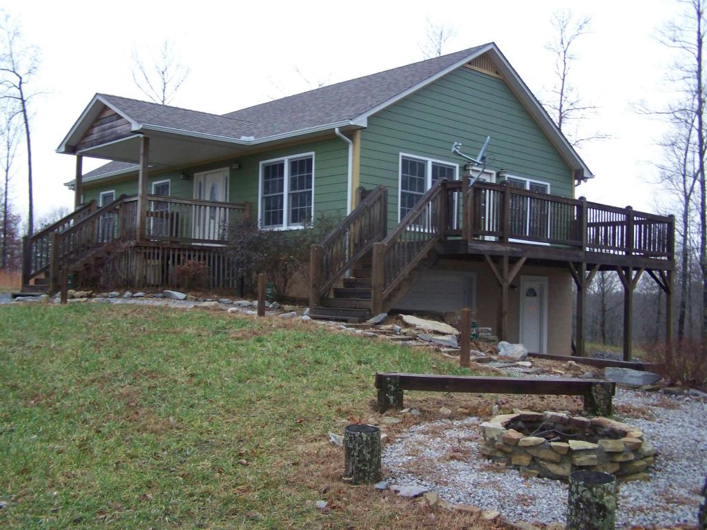 528 Arrowhead Rd, Moss, TN 38575 photo 2