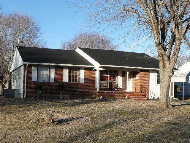 423 Lothbury Ave, Middlesboro, KY 40965 photo 1