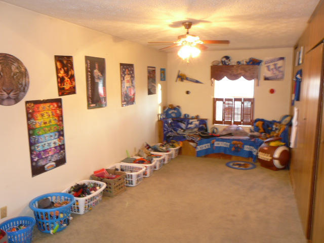 423 Lothbury Ave, Middlesboro, KY 40965 photo 6
