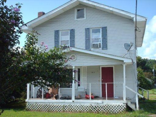 1012 Exeter Ave, Middlesboro, KY 40965 photo 1