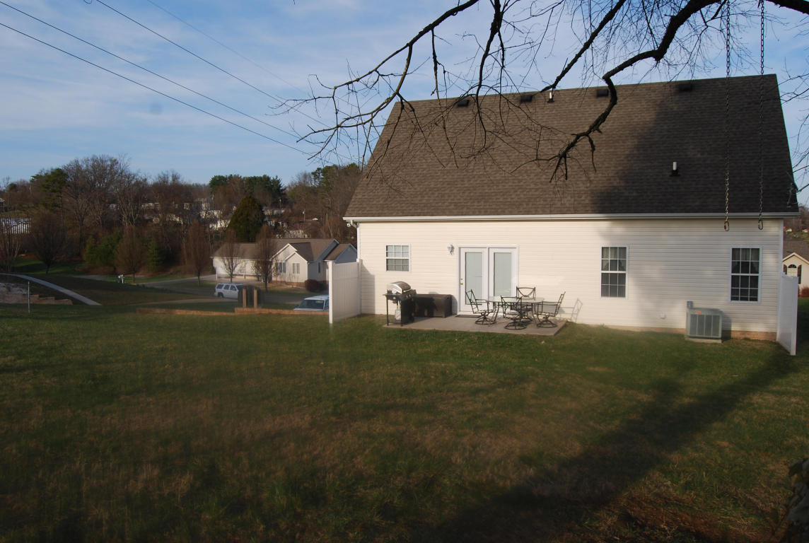 128 Settlers Ln, Talbott, TN 37877 photo 3
