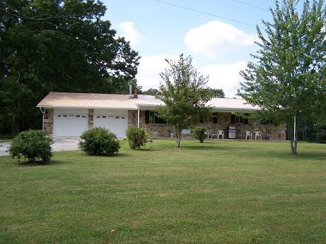 150 Laurel Cliff Rd, Clarkrange, TN 38553 photo 1