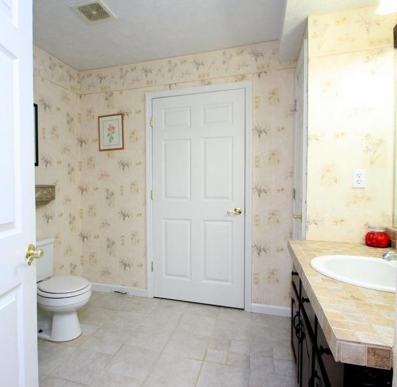 136 White Loop Rd, Clinton, TN 37716 photo 9
