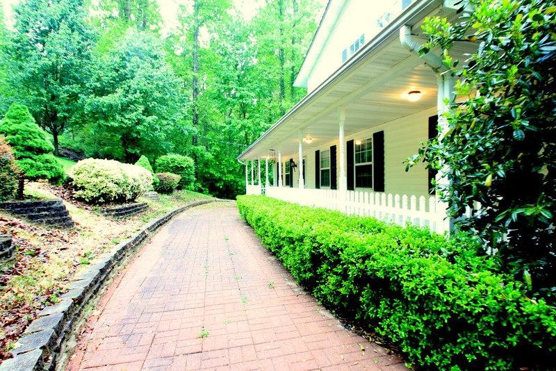 136 White Loop Rd, Clinton, TN 37716 photo 2