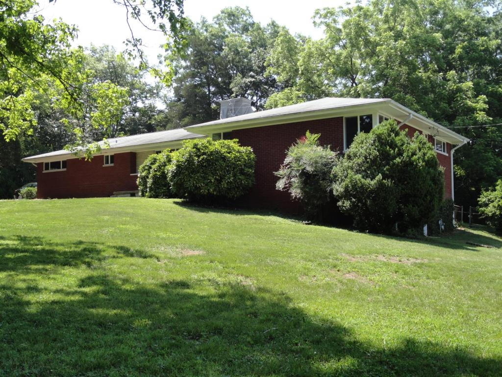 413 Eagle Bend Ln, Clinton, TN 37716 photo 3
