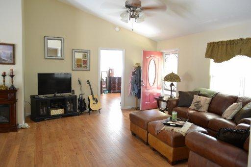 898 Buffalo Tr, Clarkrange, TN 38553 photo 3