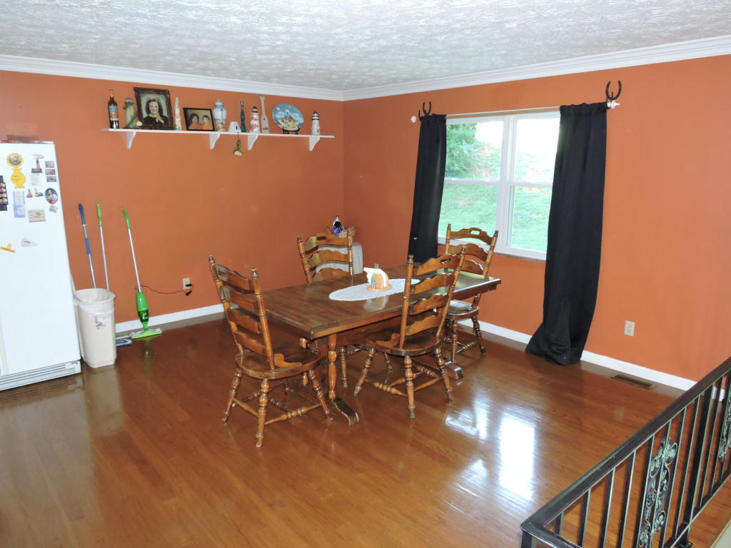 123 Den Dr, Heiskell, TN 37754 photo 12