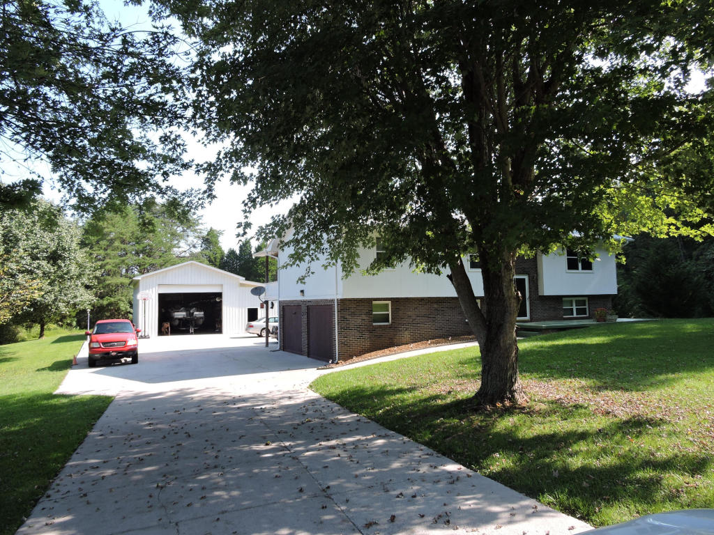 123 Den Dr, Heiskell, TN 37754 photo 3