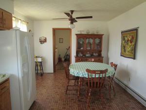 222 Golf Course Rd, Ewing, VA 24248 photo 3