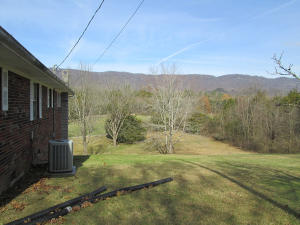 222 Golf Course Rd, Ewing, VA 24248 photo 6