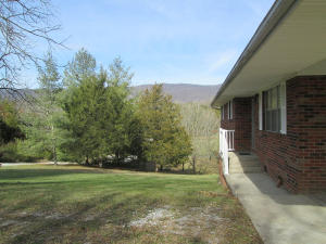 222 Golf Course Rd, Ewing, VA 24248 photo 7