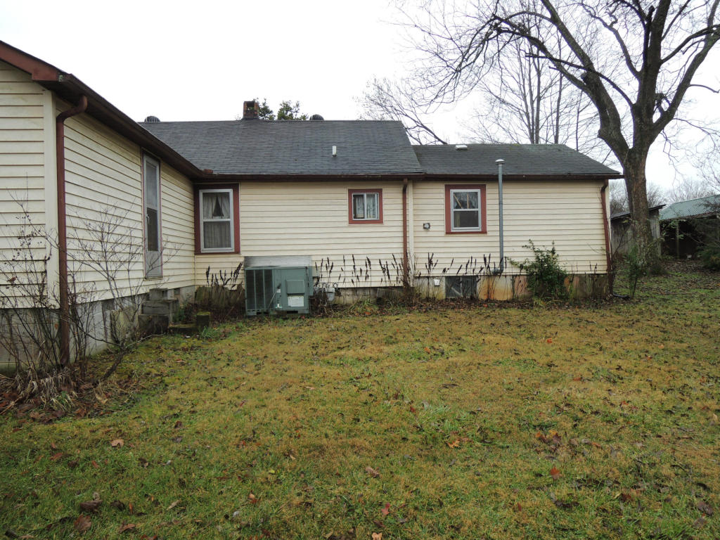 316 Ridge Rd, Lancing, TN 37770 photo 3