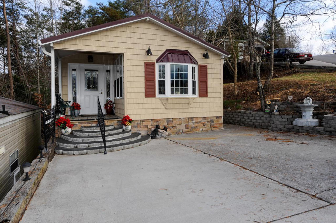 415 Mountain Thrush Dr, Townsend, TN 37882 photo 1