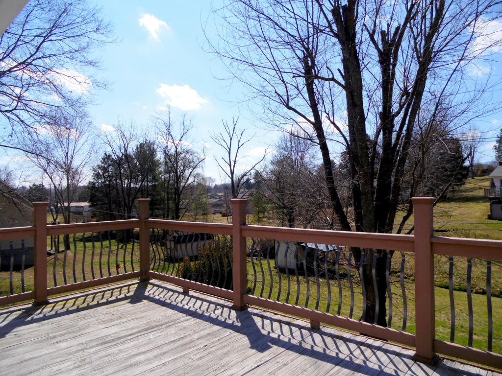 367 Eagle Bluff Rd, Jacksboro, TN 37757 photo 12